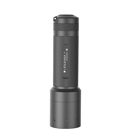 LEDLENSER i7 lámpa 450 lumen 4xAAA